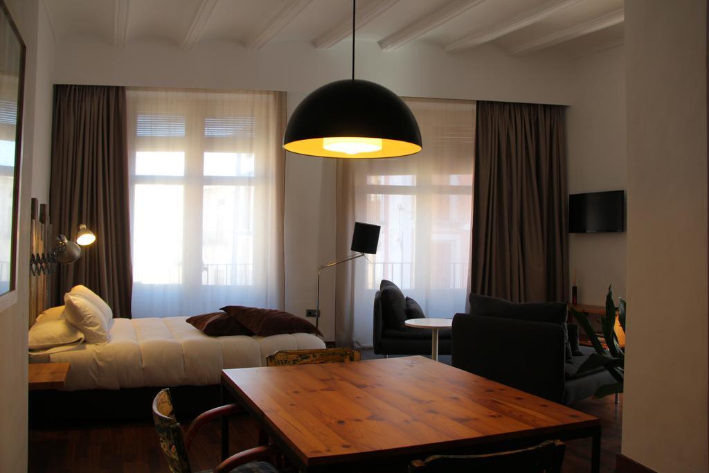 Las Coles Apartasuites Xàtiva الغرفة الصورة